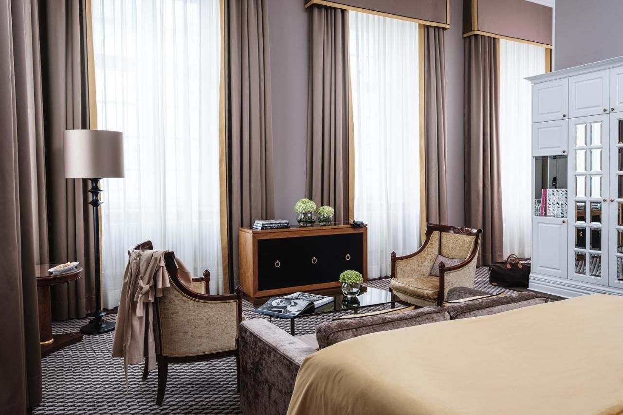 Althoff Grandhotel Schloss Bensberg Bergisch Gladbach Exteriér fotografie A suite at the Mandarin Oriental, Munich