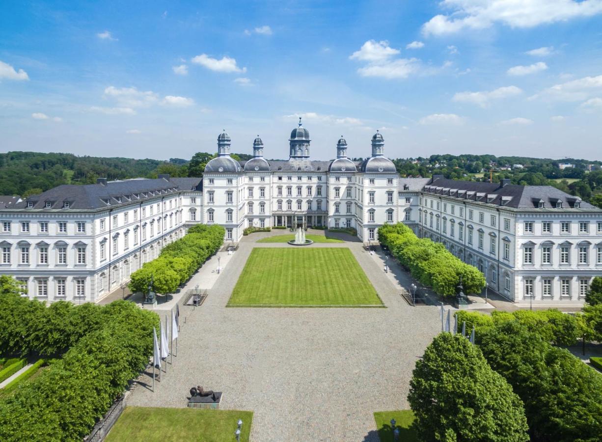 Althoff Grandhotel Schloss Bensberg Bergisch Gladbach Exteriér fotografie Aerial view of the university's main building