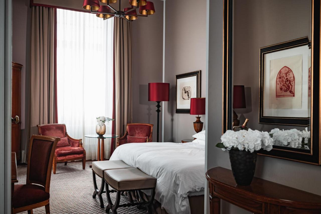 Althoff Grandhotel Schloss Bensberg Bergisch Gladbach Exteriér fotografie A room at the hotel