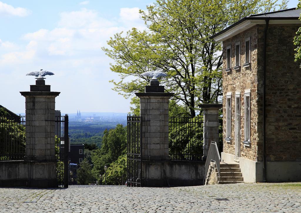 Althoff Grandhotel Schloss Bensberg Bergisch Gladbach Exteriér fotografie Entrance to the house