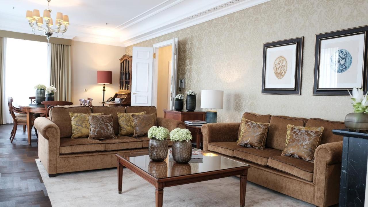 Althoff Grandhotel Schloss Bensberg Bergisch Gladbach Exteriér fotografie A living room at the hotel